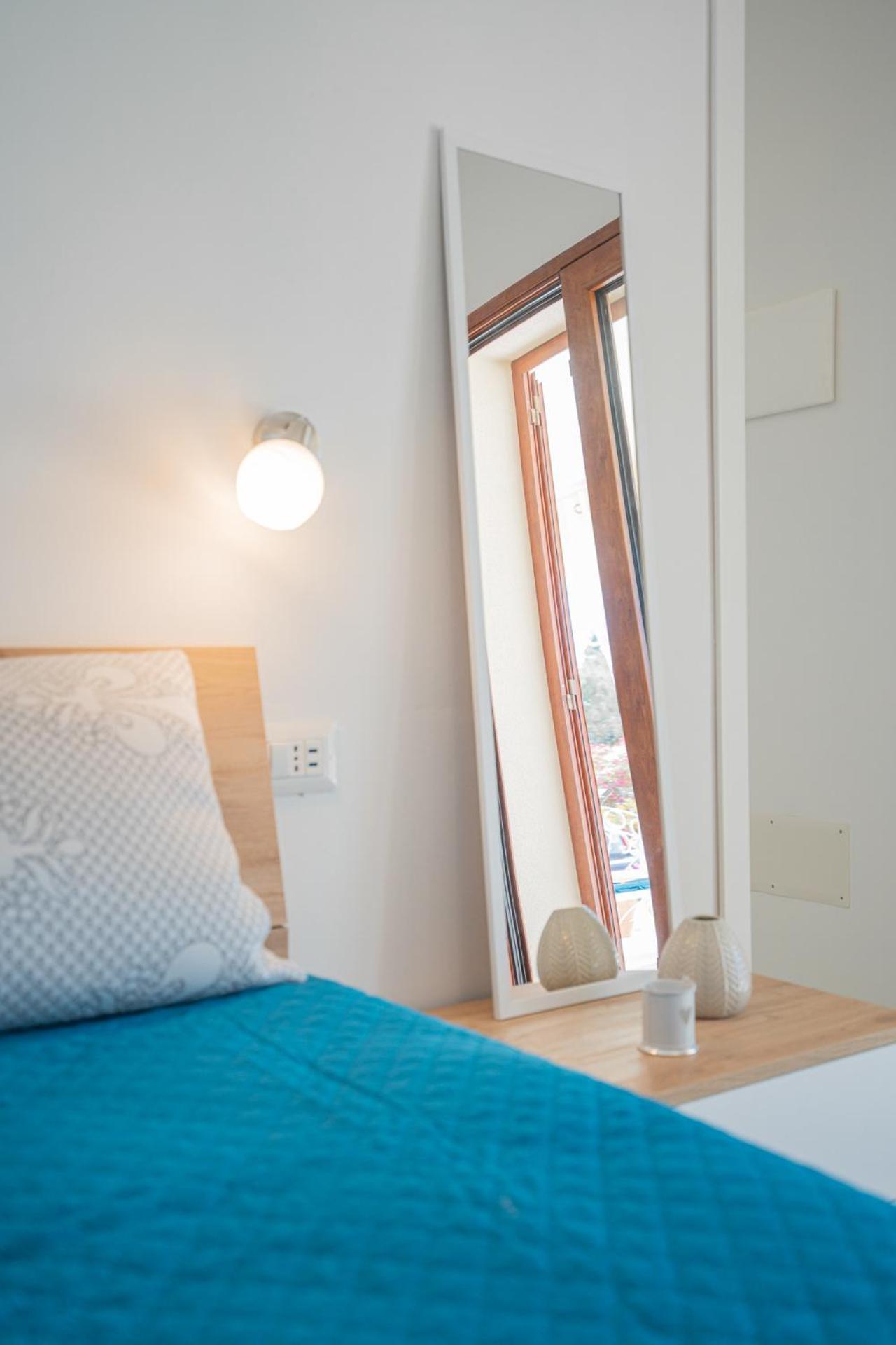 Ambra Holiday Rooms - Rooms & Beach San Teodoro  Eksteriør billede