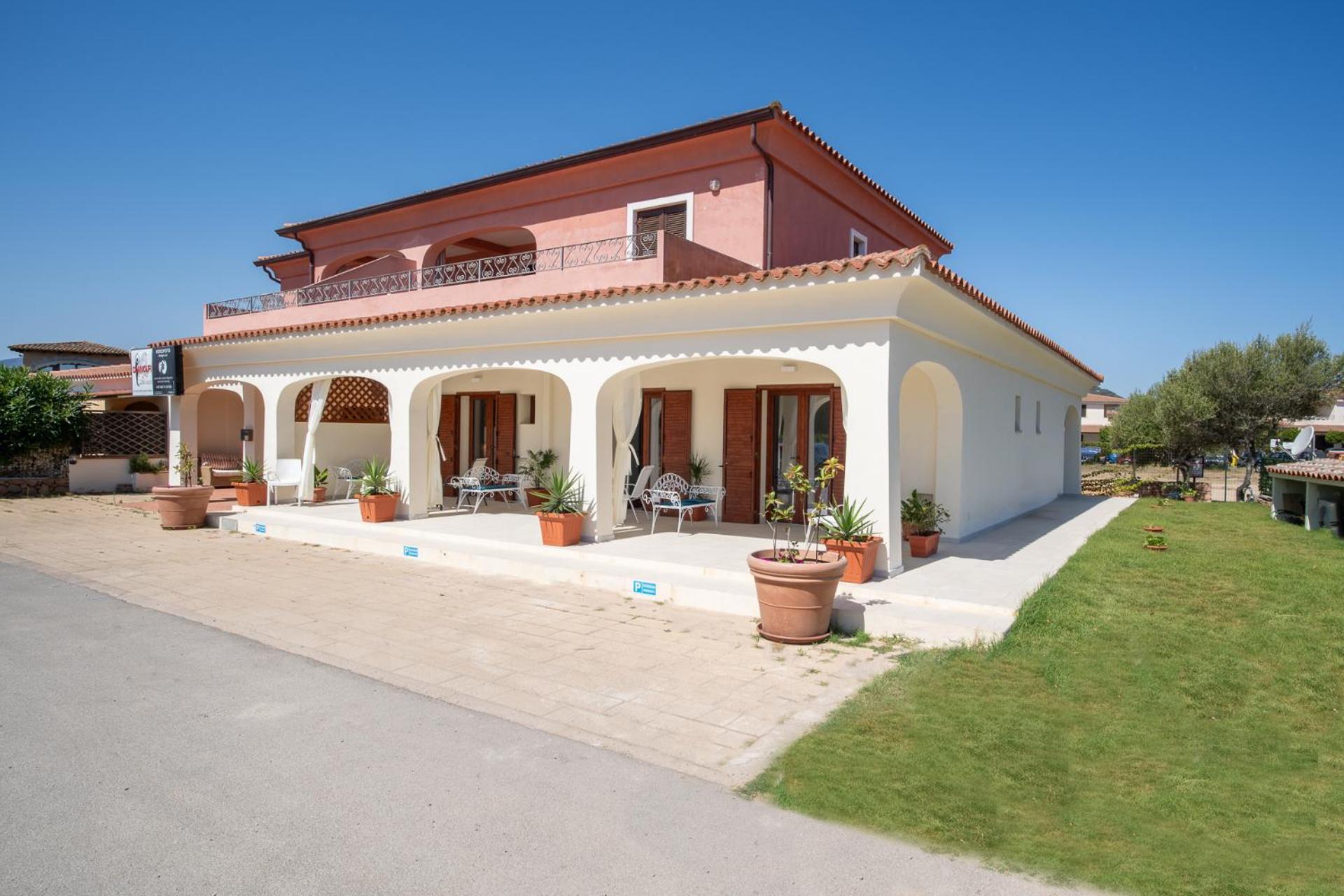 Ambra Holiday Rooms - Rooms & Beach San Teodoro  Eksteriør billede