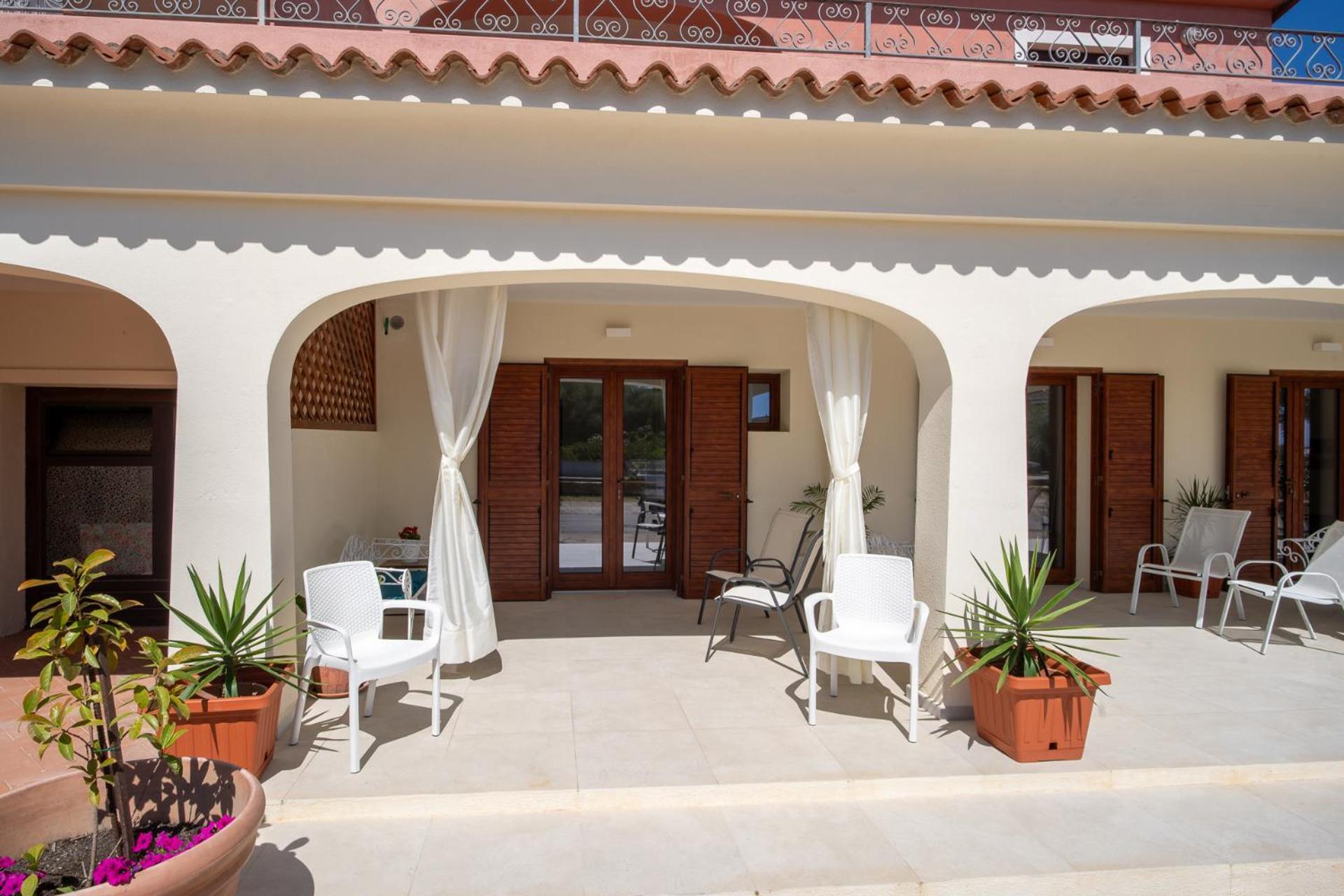 Ambra Holiday Rooms - Rooms & Beach San Teodoro  Eksteriør billede